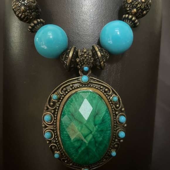 Unique Statement Necklace - Picture 2 of 3